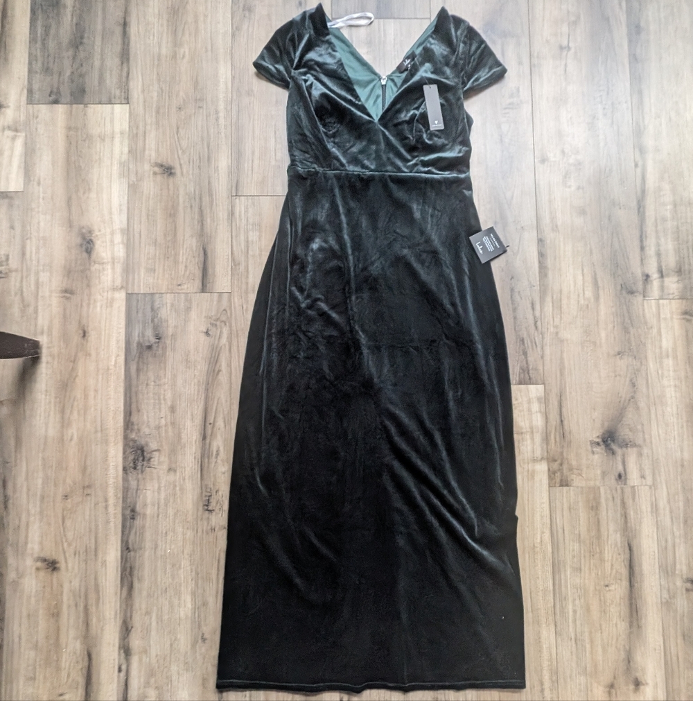 Lulu's Deep Green Velvet Maxi Dress